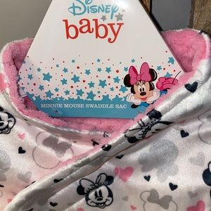 Disney Baby Minnie Mouse swaddle